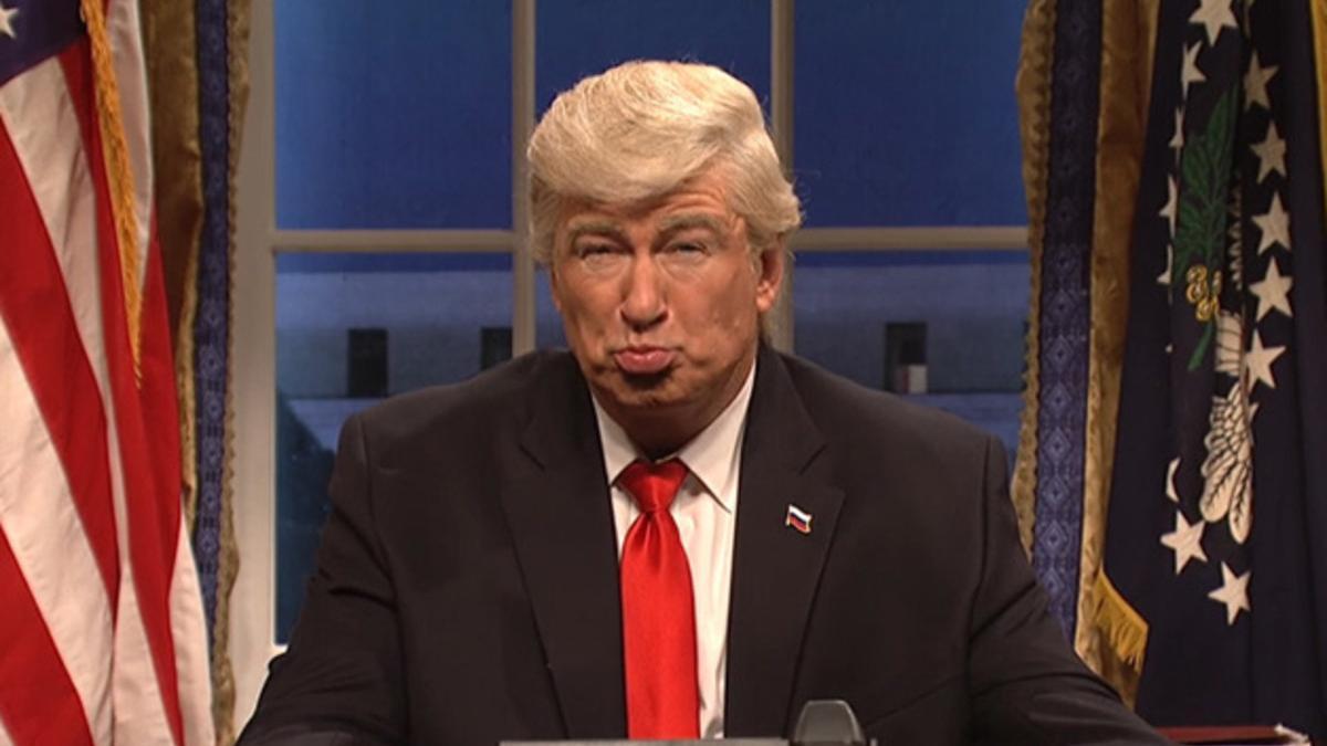 Alec Baldwin imita a Trump