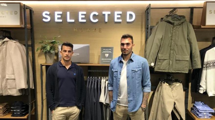 Los jugadores con la ropa de Selected Homme.