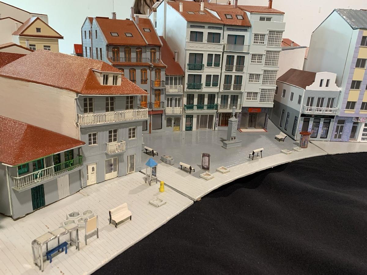 Gene Muíños Reboredo expone en «A nosa pequena vila» maquetas a escala de edificios de Redondela