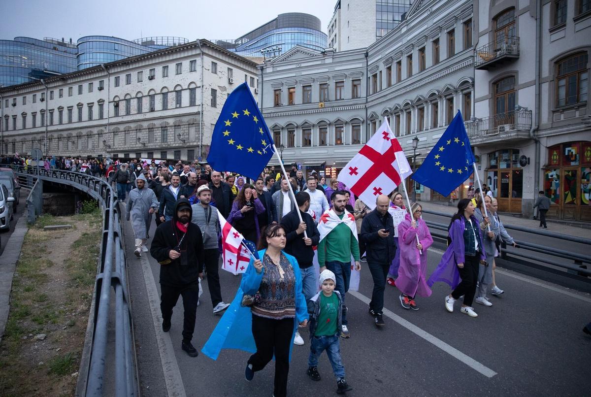 Manifestación en Tiflis, capital de Georgia, a favor de la Unión Europea y en contra de la ley del agente extranjero.