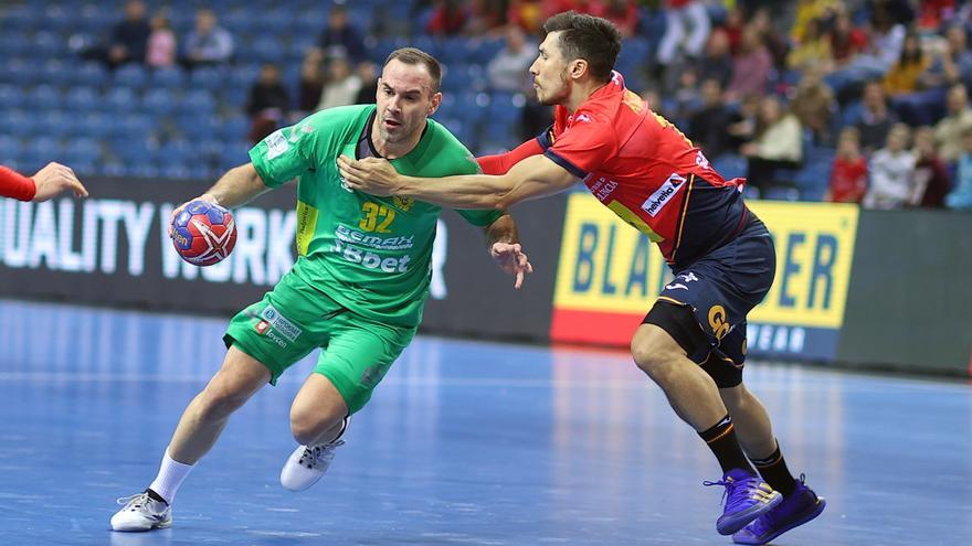 Los Hispanos debutan en el Mundial con victoria