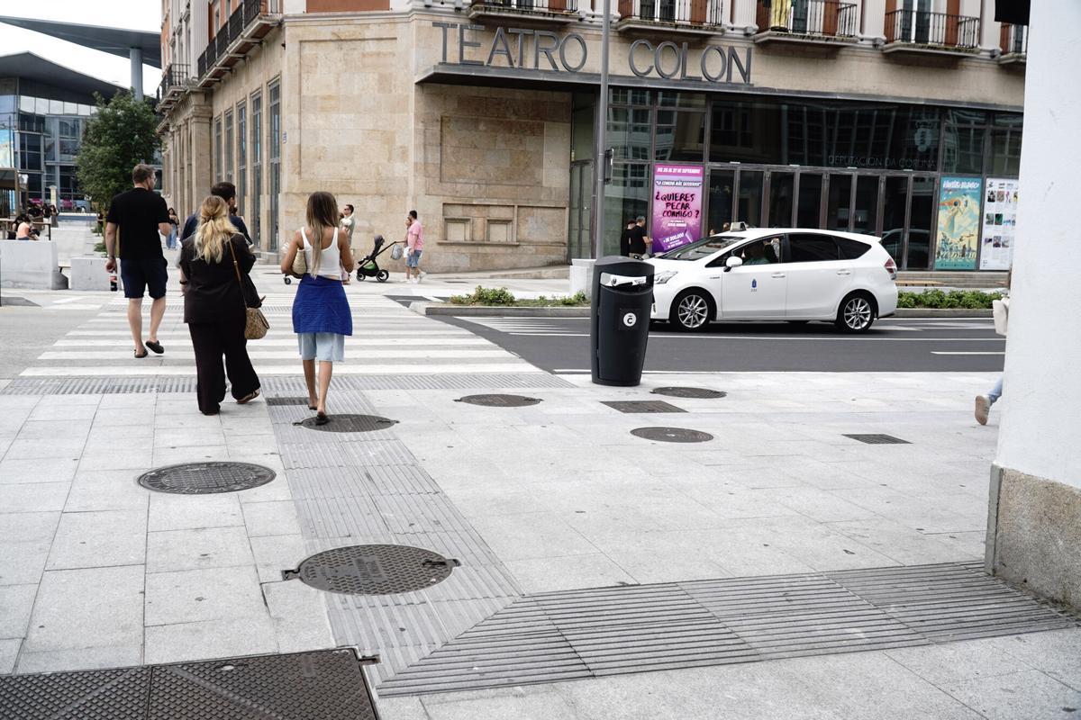 Guías en aceras del Cantón para personas ciegas