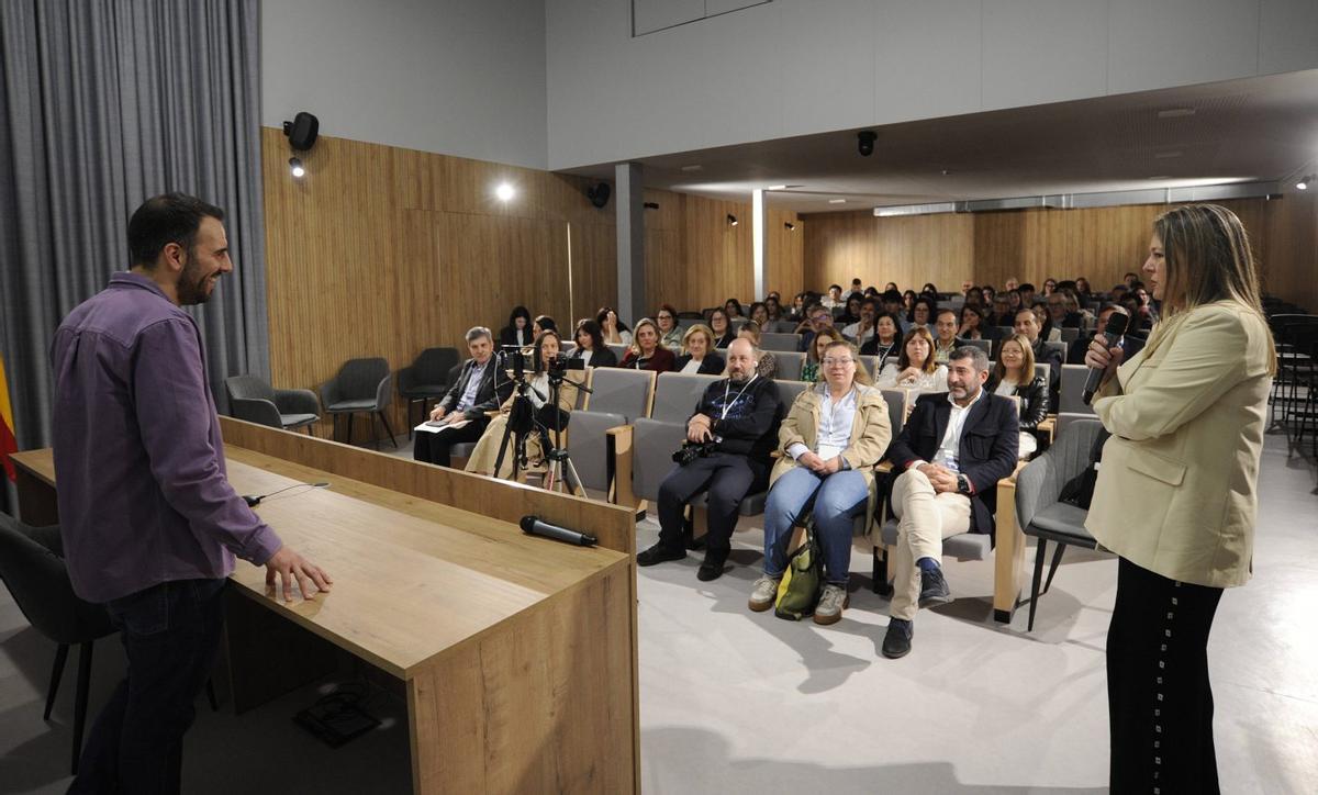 La quinta edición del evento tuvo lugar ayer en el edificio sociocultural. | BERNABÉ/JAVIER LALÍN