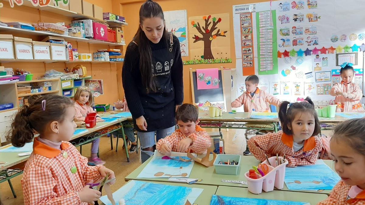 Escolares en Lugones.