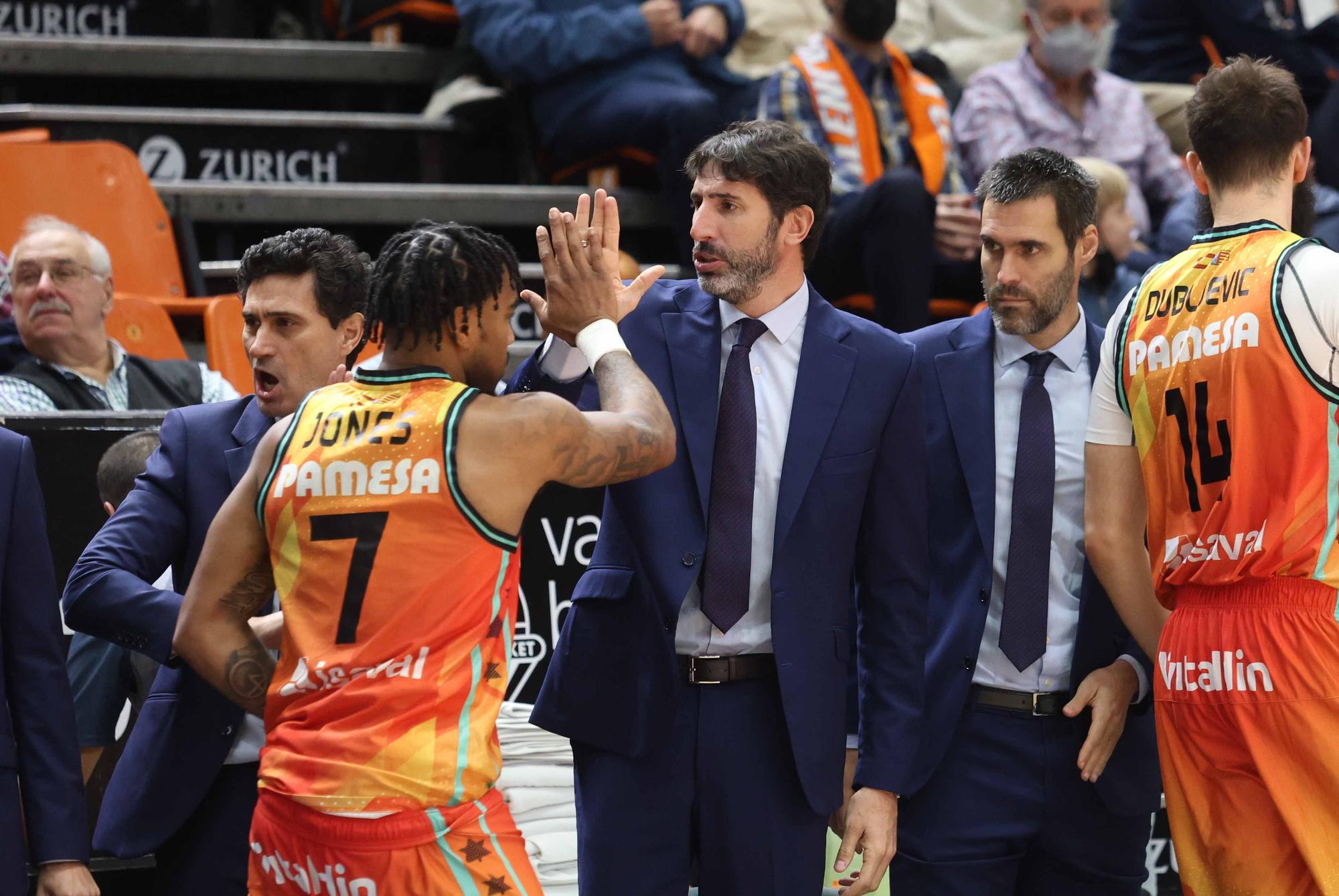 Las mejores imágenes del Valencia Basket - Girona Basketball