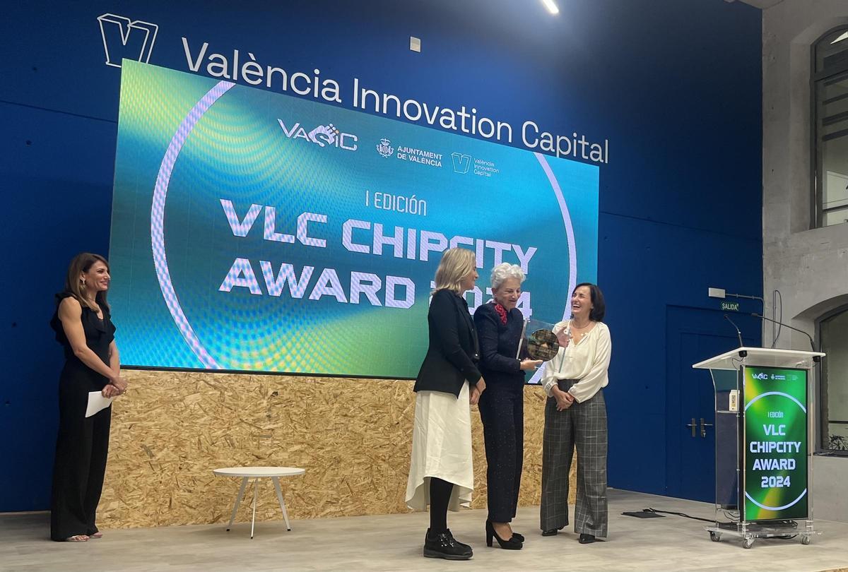 María Marced recibe el premio VLC Chipcity Award.