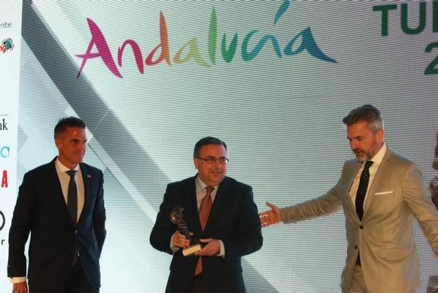 Lamari, La Canasta, Avoi, el club de balonmano femenino Rincón Fertilidad y la Consejería de Turismo fueron los premiados de este año