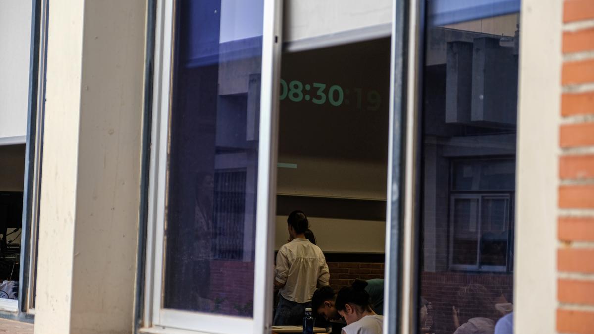 Primer día de la selectividad de 2023 en la Universitat de Barcelona.