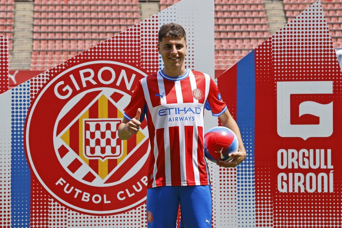 Les imatges de les presentacions dels nous jugadors del Girona FC Morante i Izan