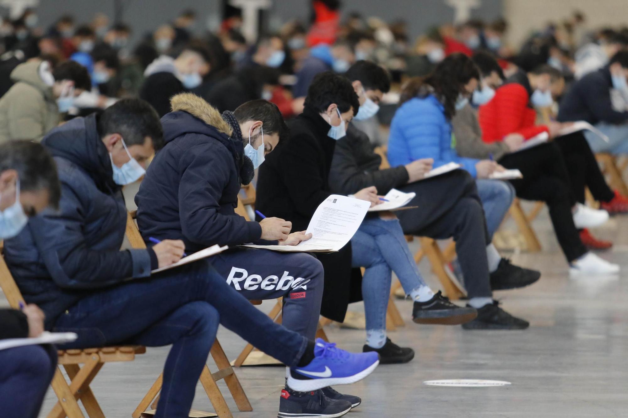 Los futuros bomberos de Vigo pasan a examen