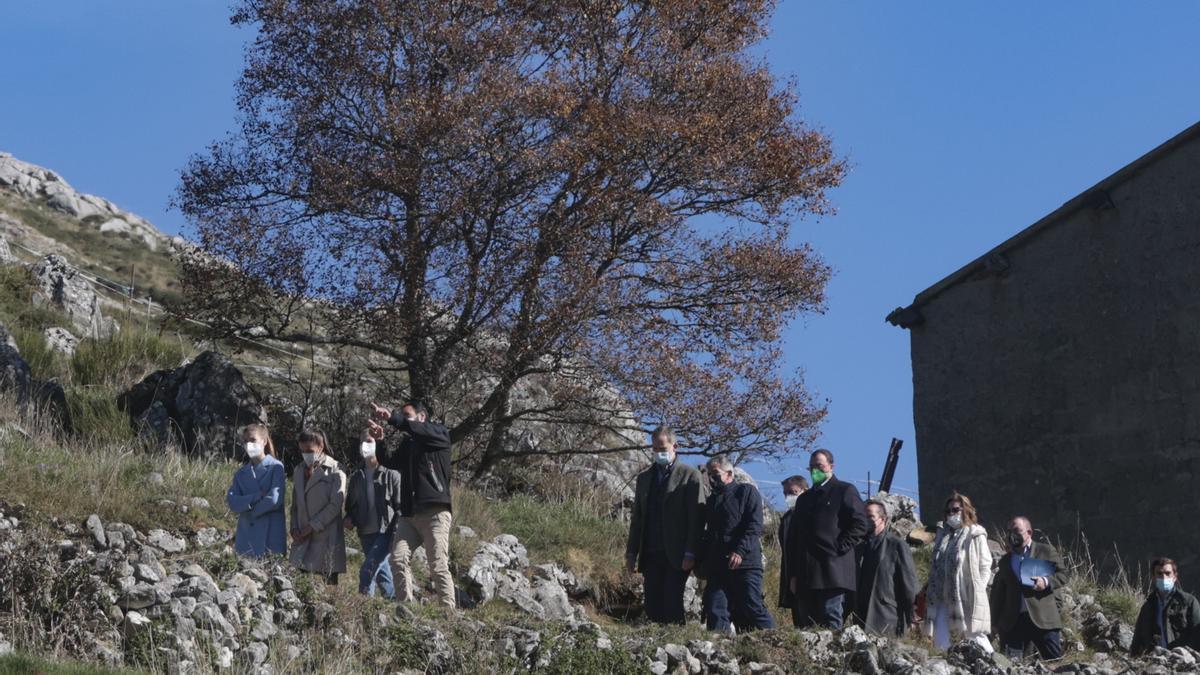 Pueblo Ejemplar 2021: La Familia Real visita Santa María del Puerto, en Somiedo