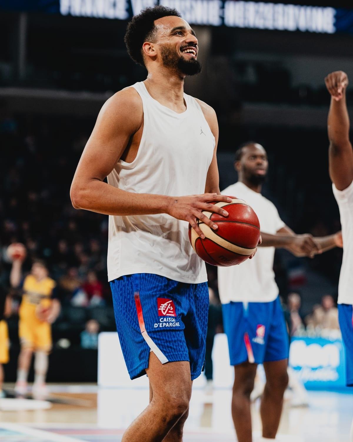 Amine Noua, con la selección de Francia.