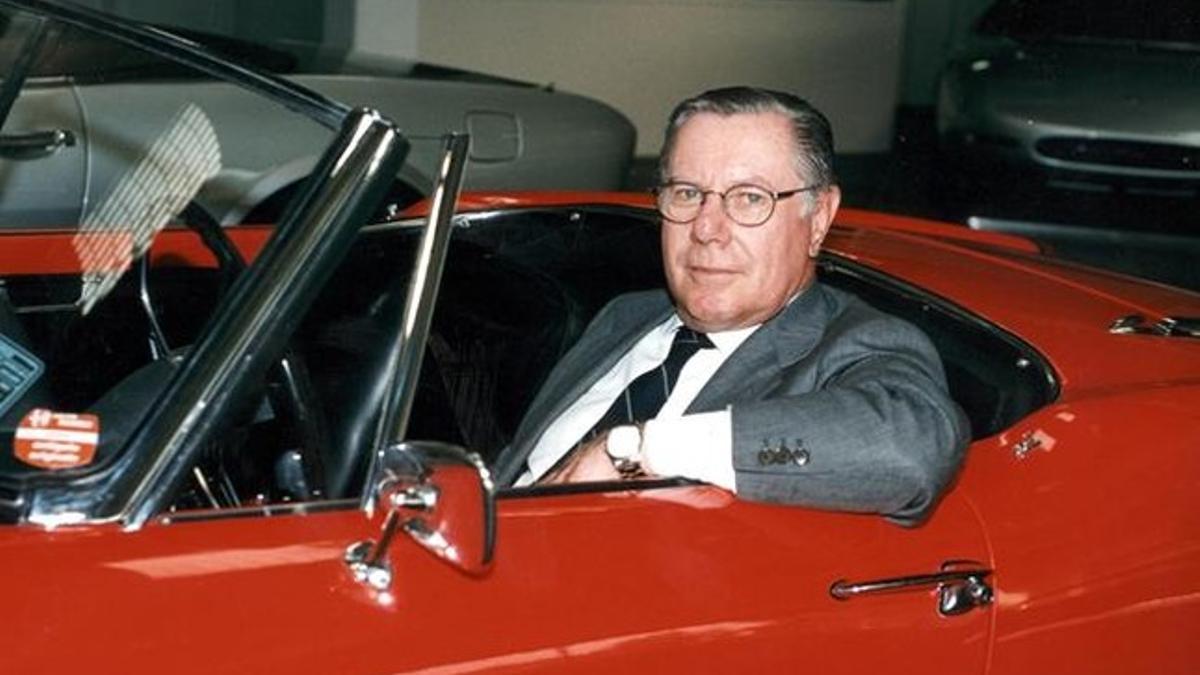 Sergio Pininfarina, en un Alfa Romeo Giulietta, en 1956.