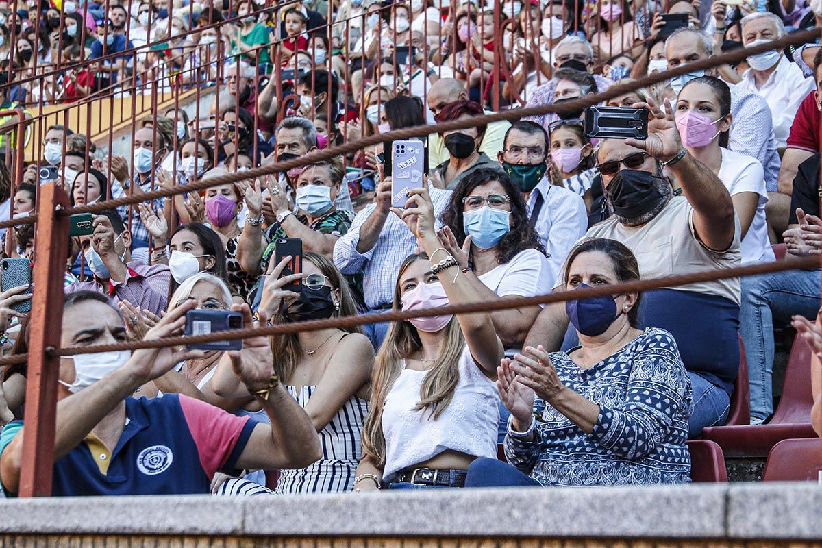 Exhibición de la Guardia Civil en la plaza de toros de Córdoba