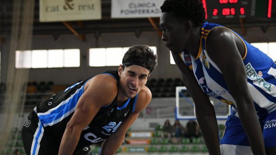 El jugador Rafa Casanova en la ida contra el Ponferrada.