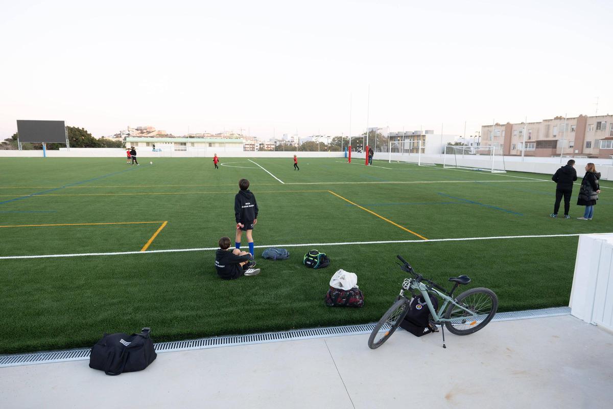Mira las imágenes del primer entrenamiento del Club de Rugby Ibiza en el Estadio Municipal Es Putxet