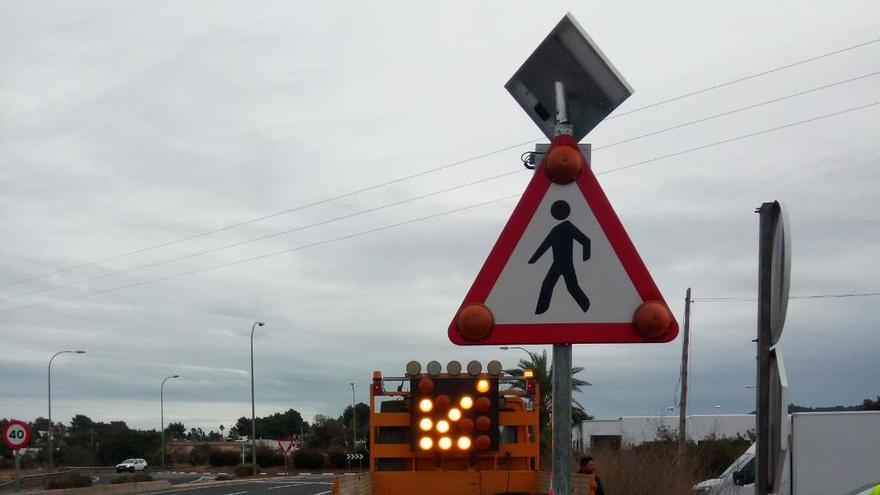 Nuevas señales luminosas en un punto negro de la carretera de Sant Antoni