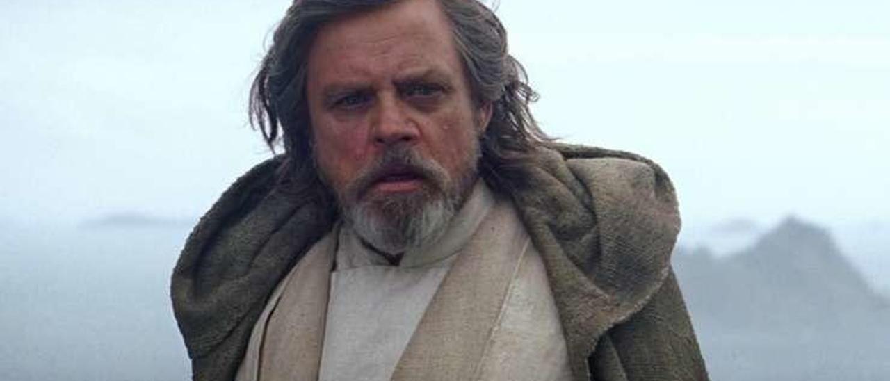 Mark Hamill, como Luke Skywalker en el Episodio VII.