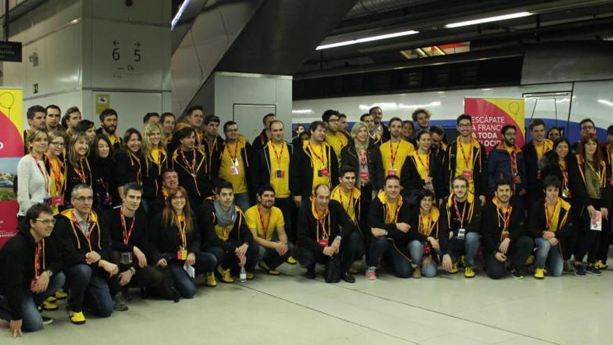 Els participants de la tercera edició de l&#039;Imagine Express, avui a l&#039;estació de Sants de Barcelona.