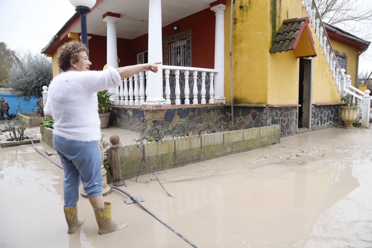 María Luisa Deblas enseña su casa.