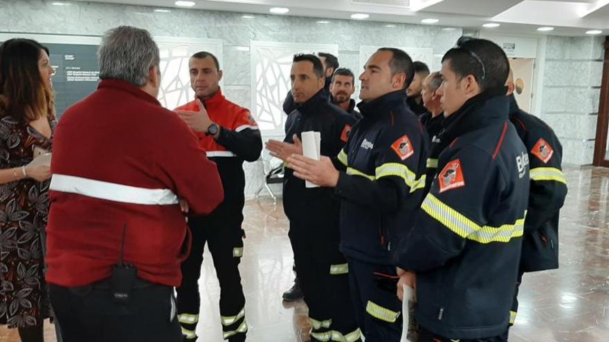 Un instante del simulacro realizado en el Hospital General de Elche