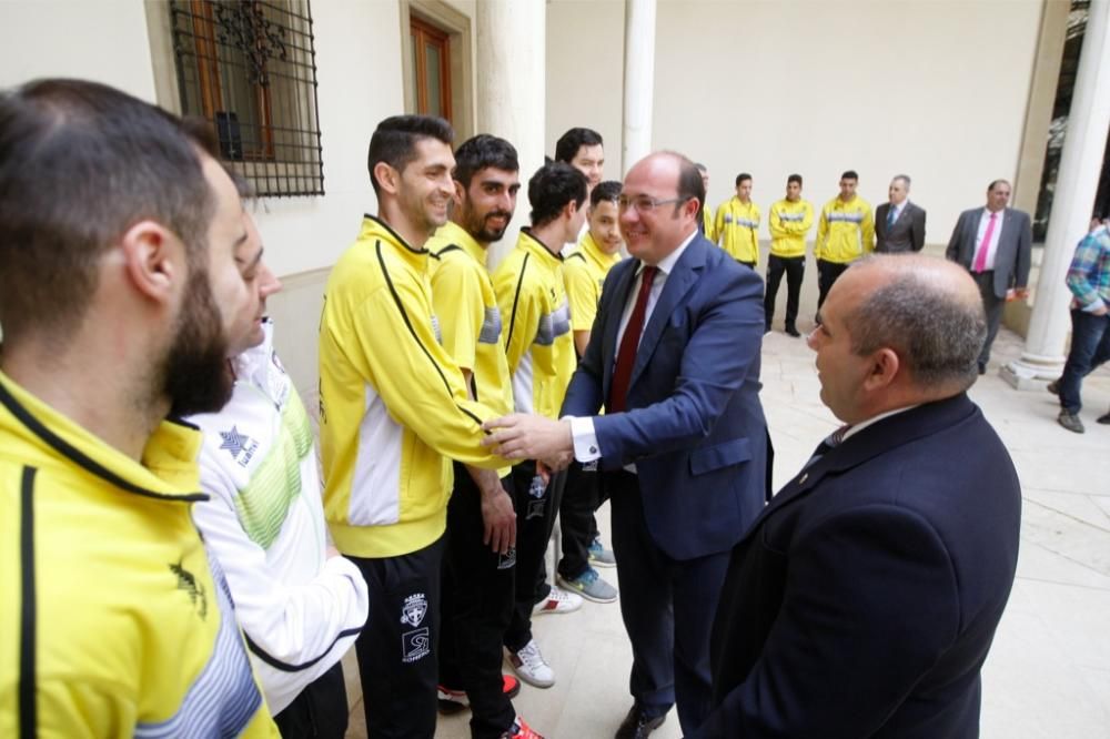 El presidente recibe al Plásticos Romero