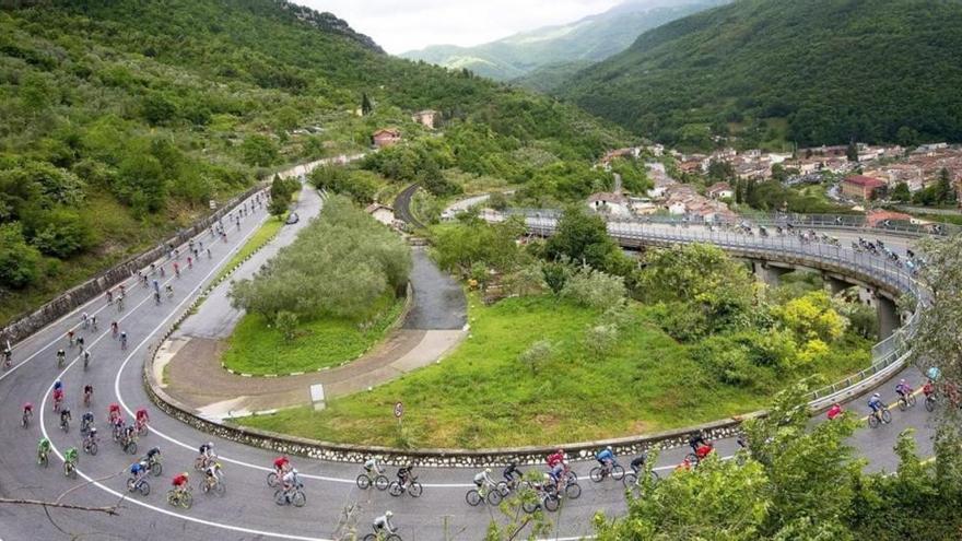 El Giro queda ahora pendiente del &#039;sterrato&#039;