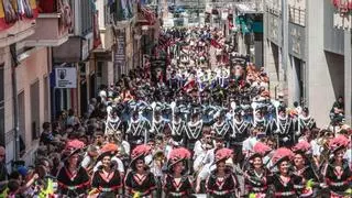 Cinco días para sentir Petrer al ritmo de sus Moros y Cristianos: Vuelve la Fiesta más emblemática del municipio del 14 al 18 de mayo