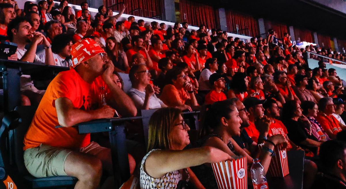 El Roig Arena empuja en busca de la segunda liga