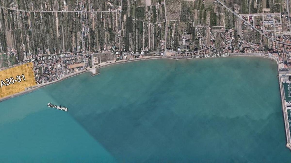 Imagen aérea del litoral sur de Burriana y al extremo izquierdo del mismo la zona que abarca el PAI Serratella-Masrge que ahora se quiere desbloquear.