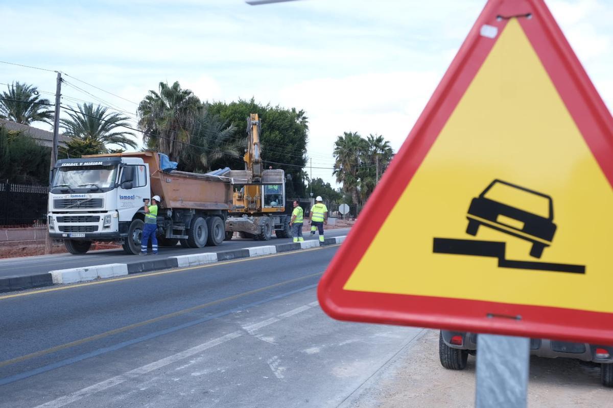 Zona en la que se están ejecutando los trabajos de desdoblamiento en la carretera que une Elche y Santa Pola.