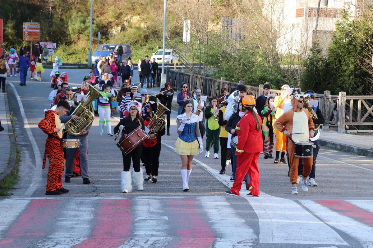El desfile de disfraces de carnaval llevado a cabo en el Concello de Catoira.