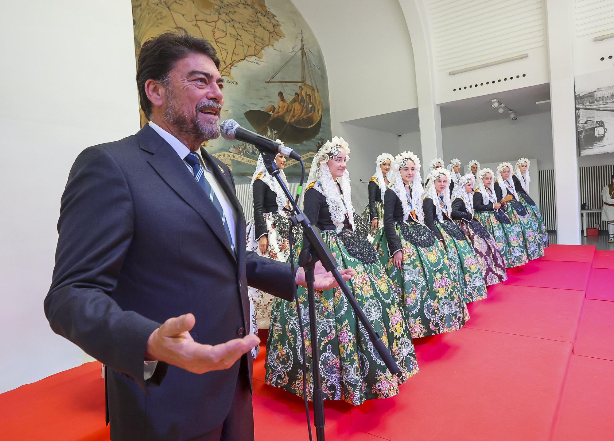 Homenaje a las Bellezas y Damas de los distritos de Hogueras