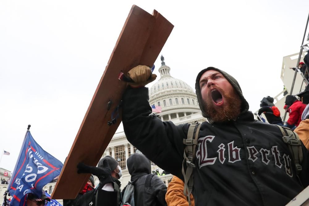 Los seguidores de Trump asaltan el Capitolio