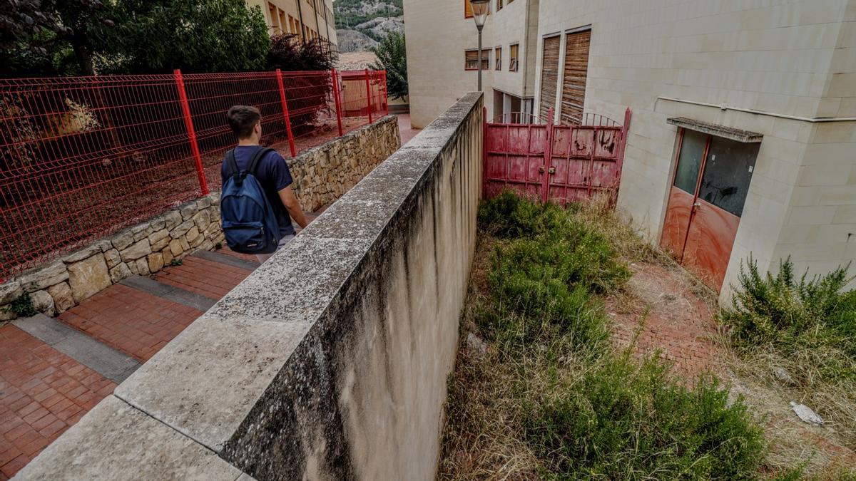 Maleza en el barrio de La Sang de Alcoy.