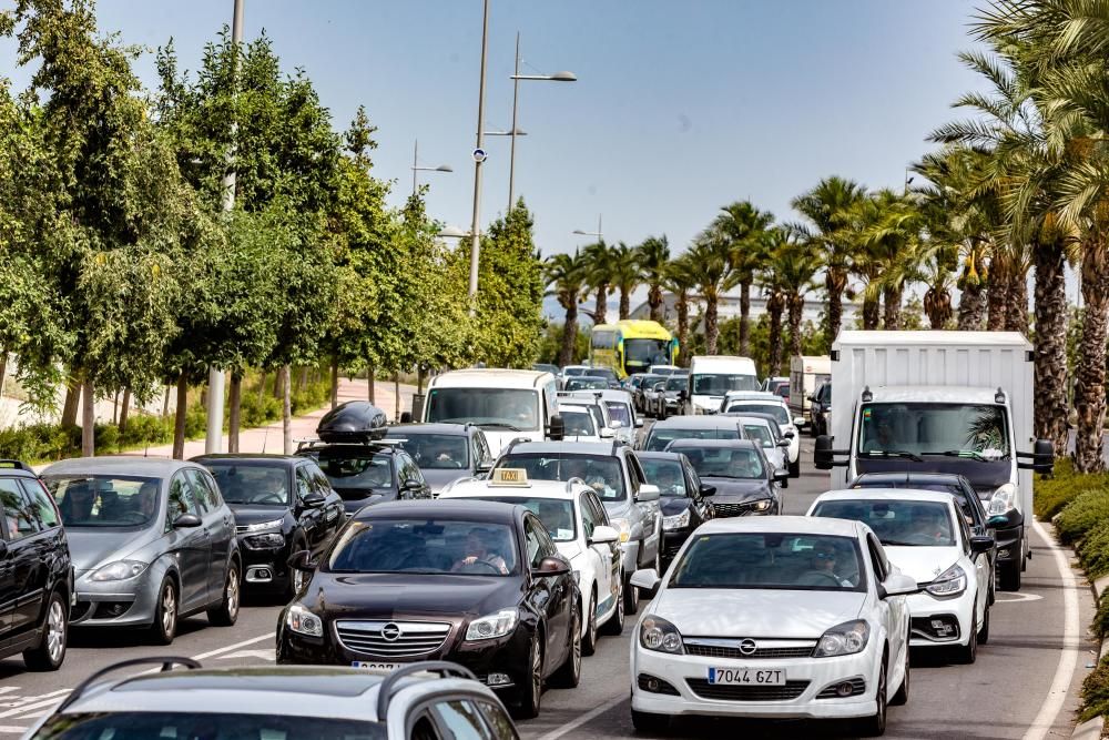 Benidorm registra las primeras retenciones de la operación salida de agosto