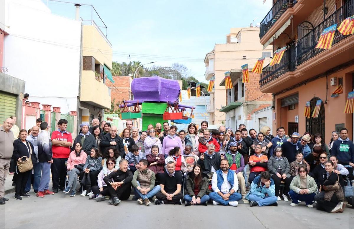Usuarios del centro ocupacional y autoridades municipales.