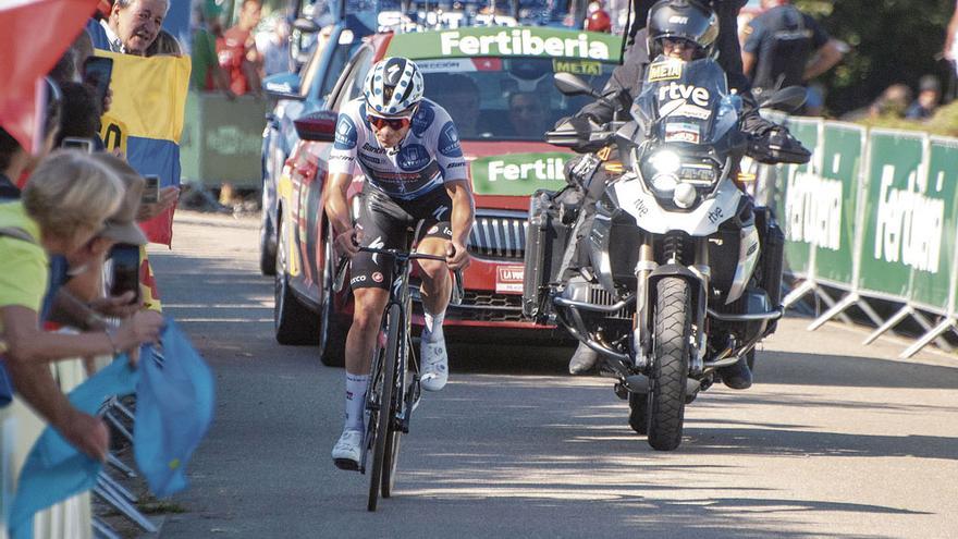 Evenepoel, primer emperador de La Cruz de Linares