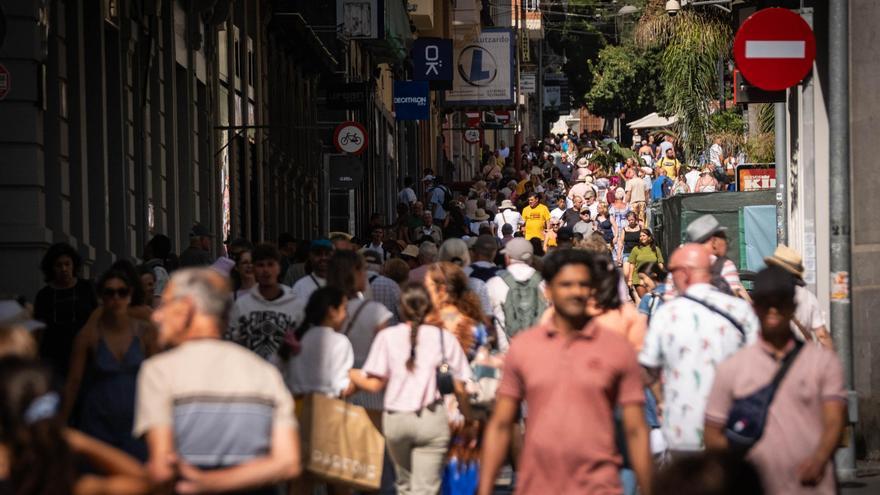 La capital registra en agosto 819 desempleados menos que en el mismo mes del año pasado