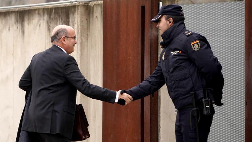 De los Cobos cree que Trapero tuvo en sus manos parar el referéndum