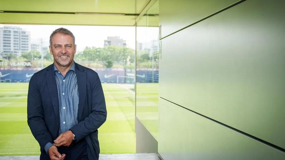 Hansi Flick y Joan Laporta firman el contrato del nuevo entrenador del FC Barcelona