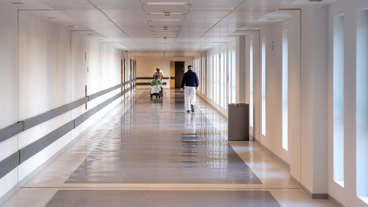 Las hospitalizaciones por covid siguen en descenso.