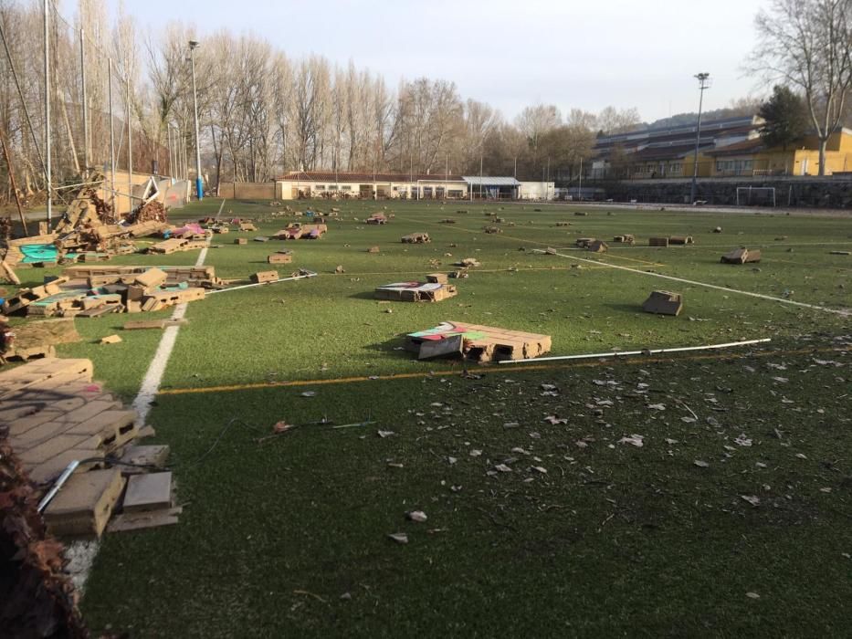 Dia de neteja per les destrosses al CE Pontenc de Girona