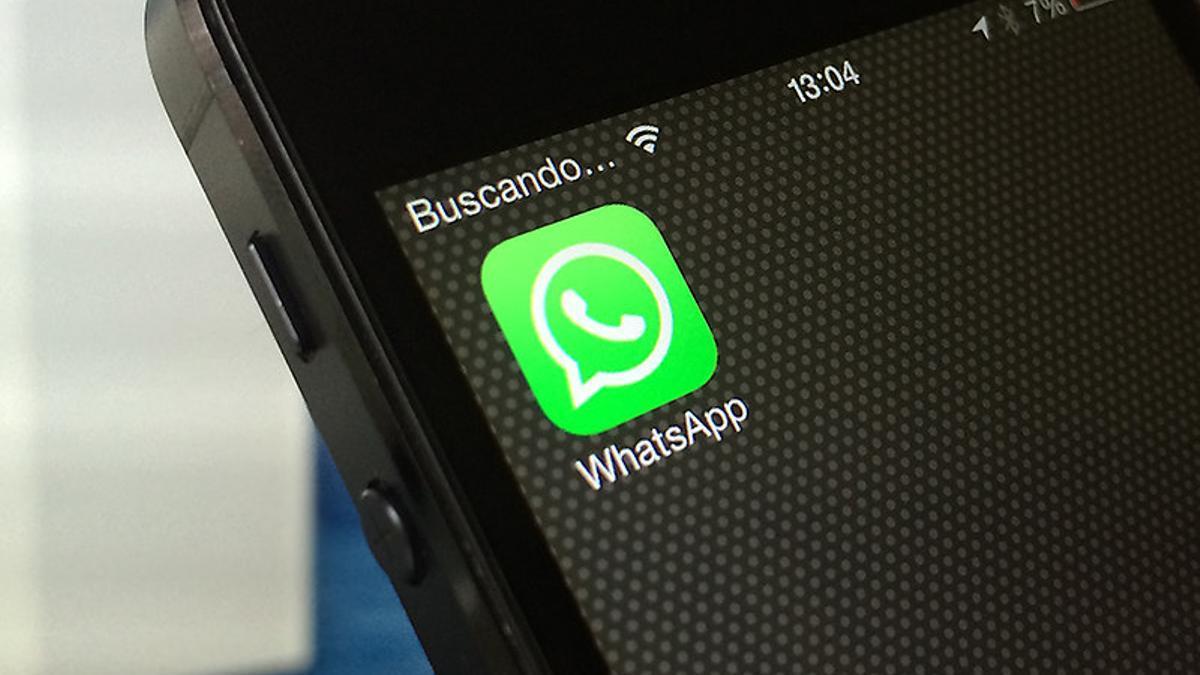 Aplicació de Whatsapp en un mòbil.