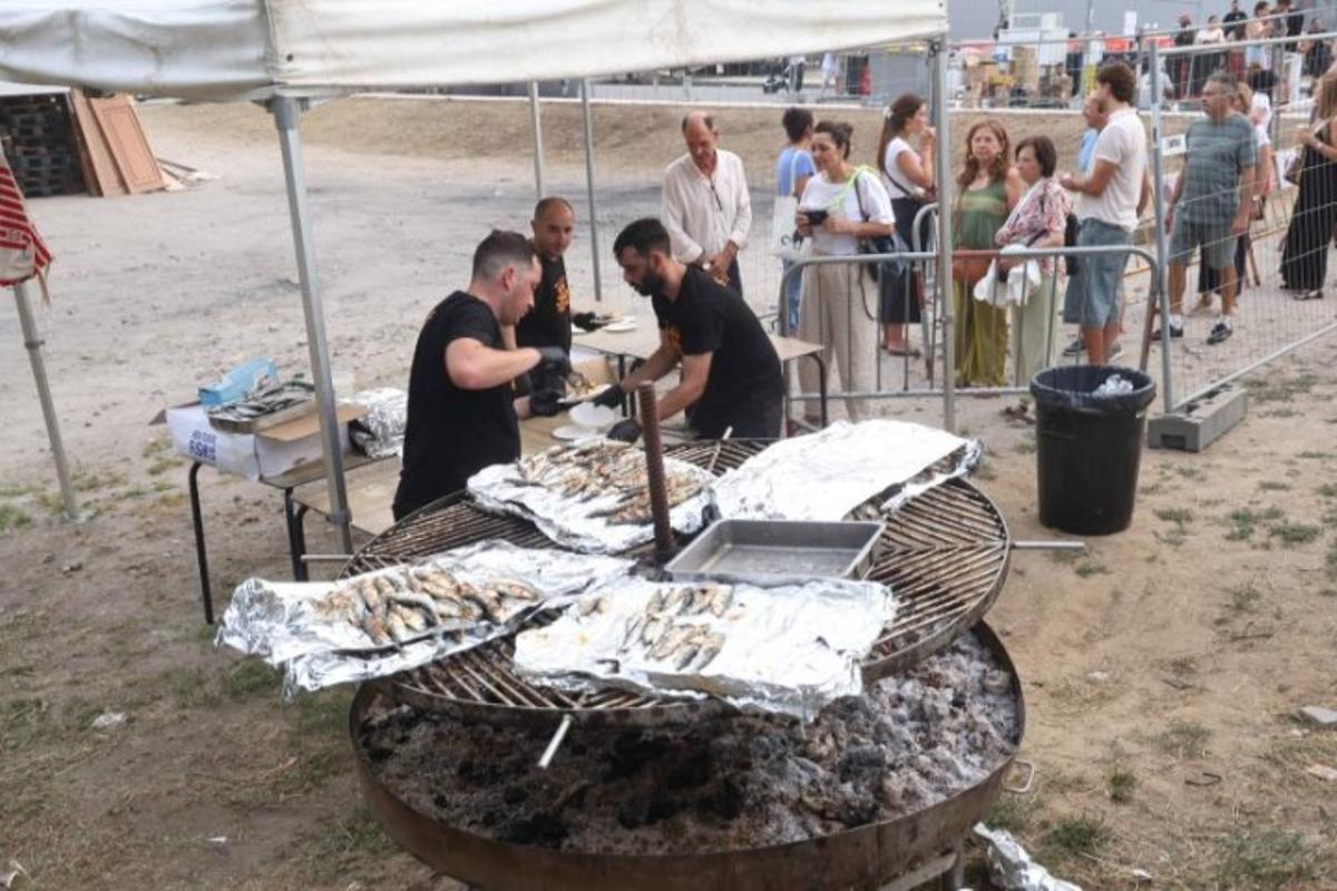 Algunas de las imágenes que deja la fiesta de San Juan en O Salnés.