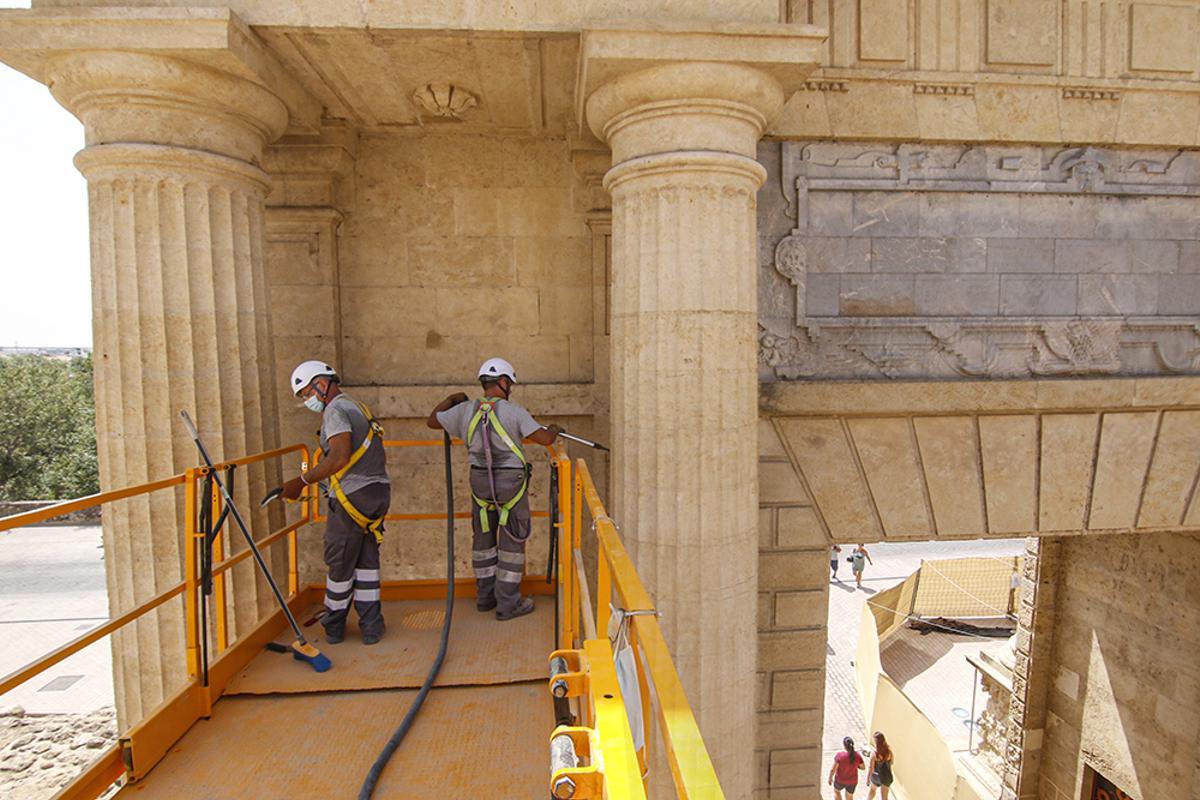 Restauración de la Puerta del Puente