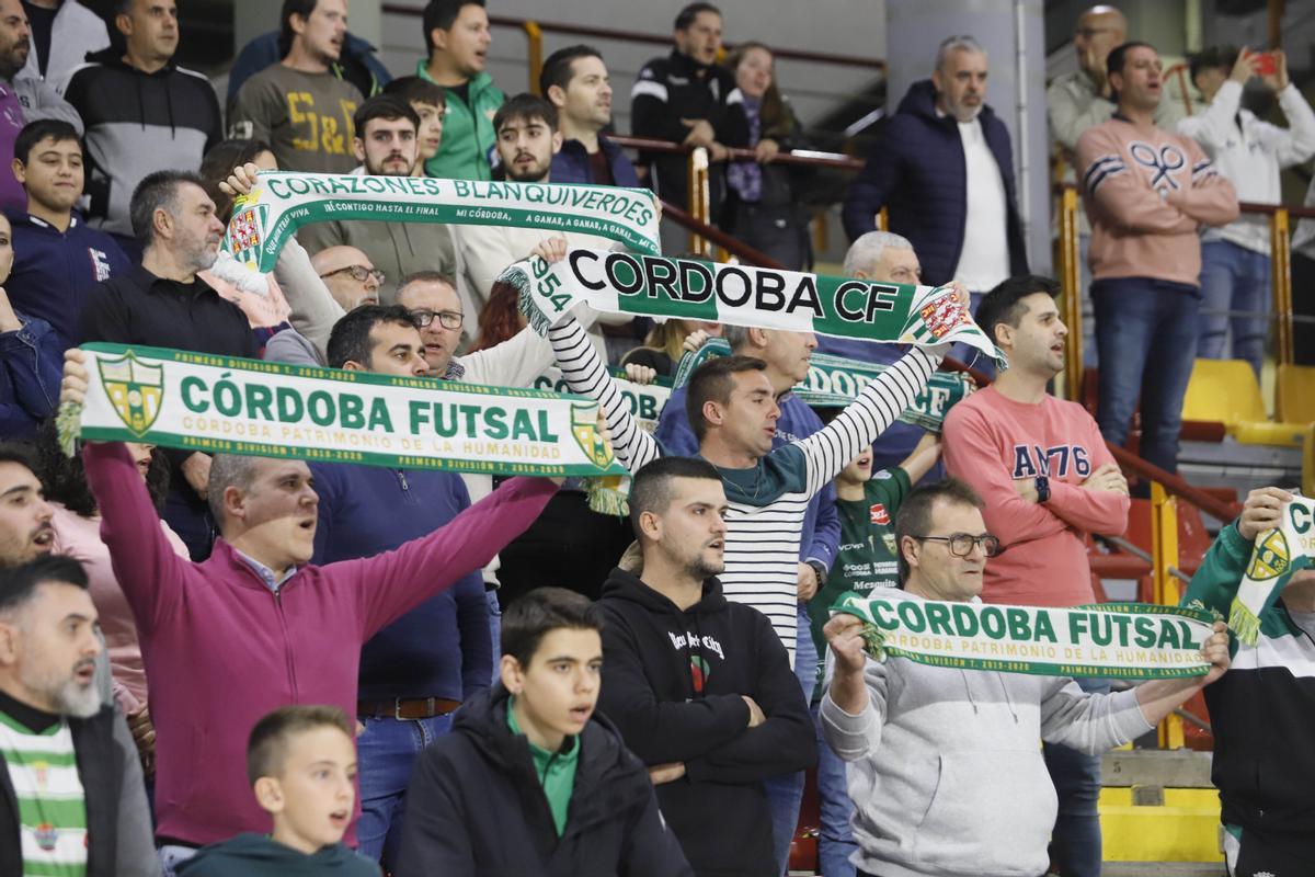 Aficionados en Vista Alegre en el partido entre el Córdoba Futsal y el Movistar Inter.