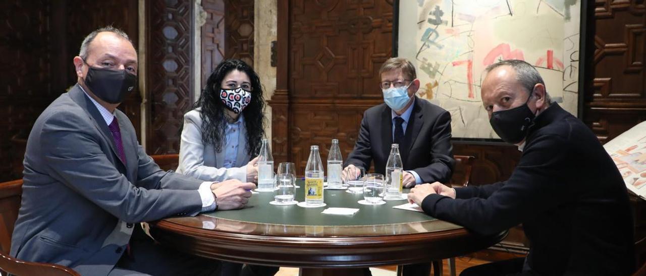 Salvador Navarro, Ana García, Ismael Sáez y Ximo Puig, reunidos hoy en el Palau.