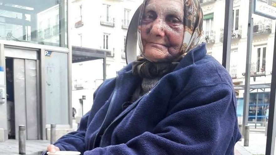 Flor, de 84 años, víctima de la agresión.