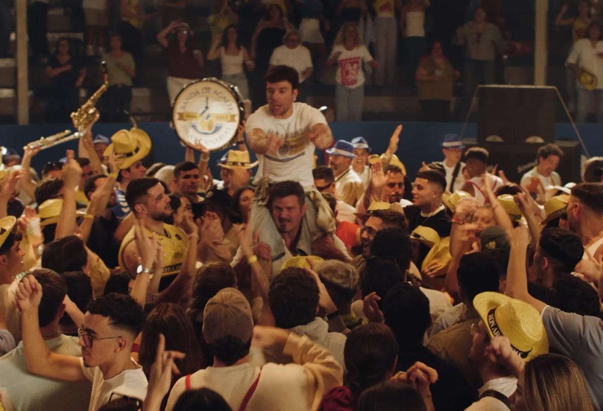 Un fotograma del videoclip de Quevedo, 'Ni borracho'.